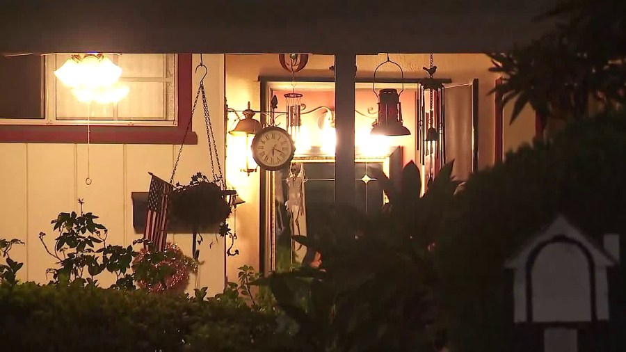 Police investigate a home invasion in Sun Valley on Oct. 20, 2017. (Credit: KTLA)