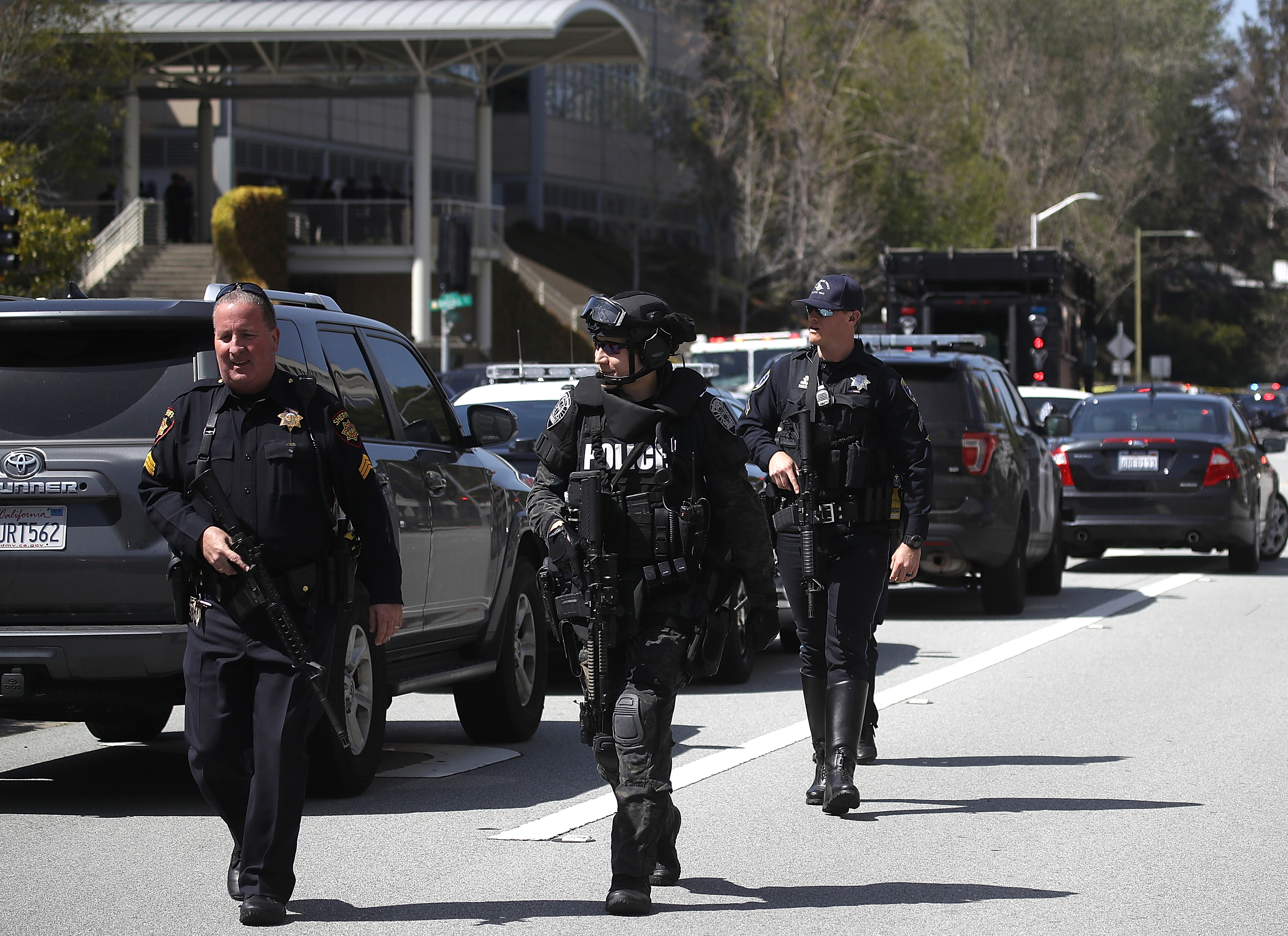 Police walk outside of the YouTube headquarters on April 3, 2018 in San Bruno, California. (Credit: Justin Sullivan/Getty Images)