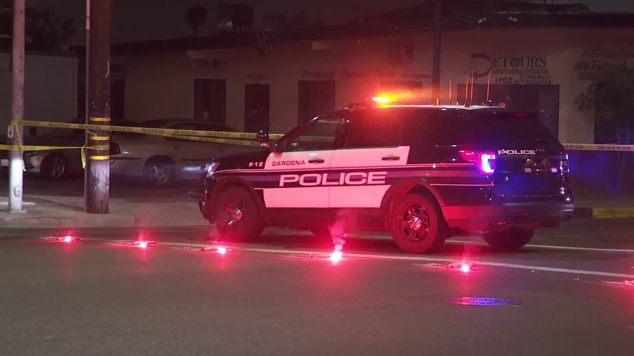 Police investigate a deadly shooting in Gardena on July 31, 2018. (Credit: KTLA)