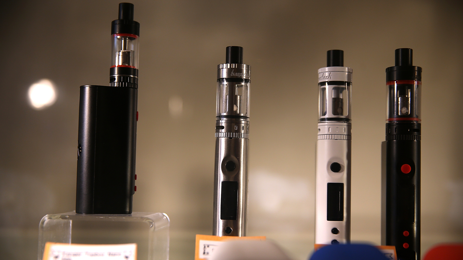 E-cigarettes are seen in a shop in San Francisco on May 5, 2016. (Credit: Justin Sullivan/Getty Images)