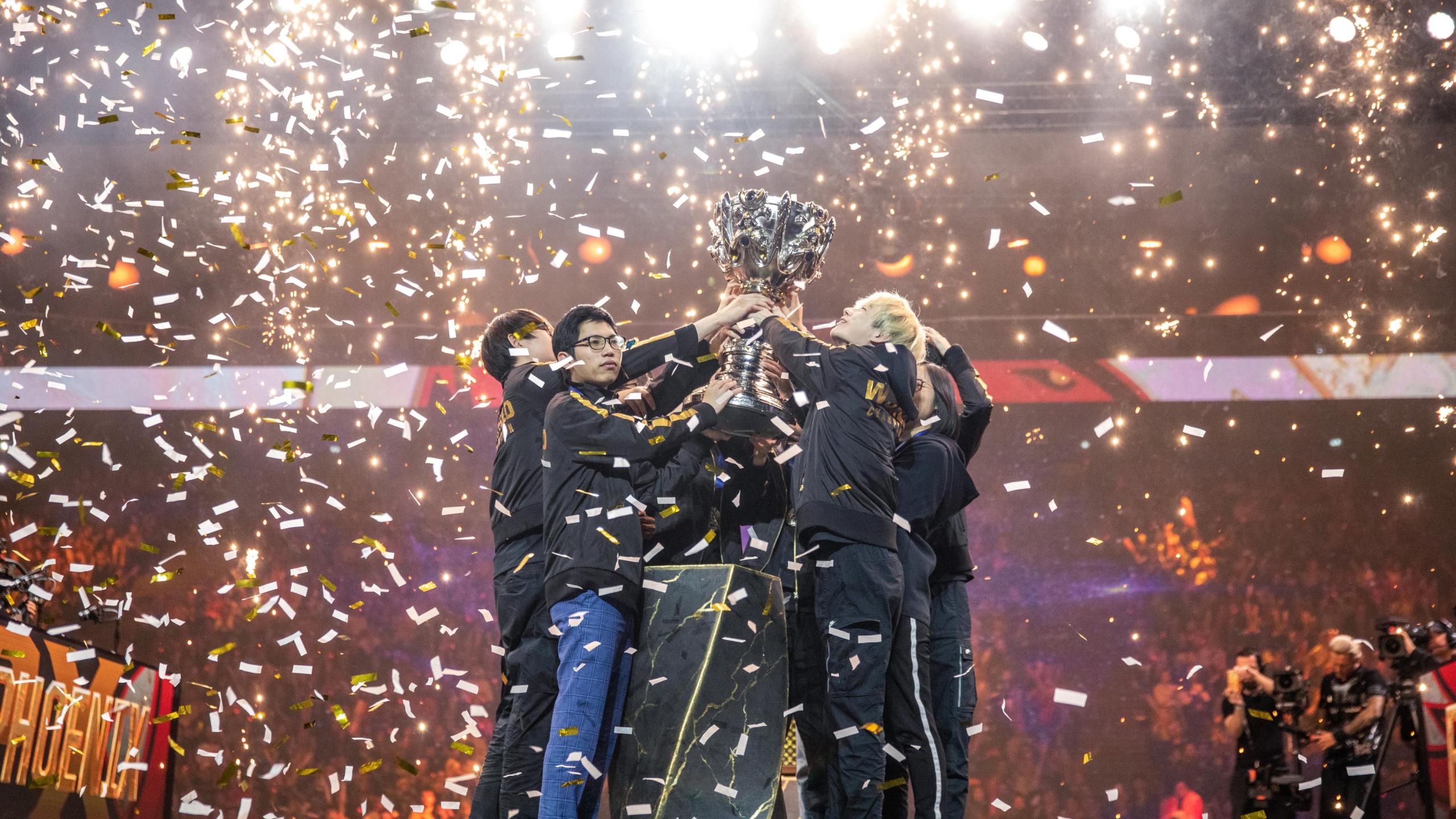 FunPlus Phoenix win League of Legends Summoner's Cup in 2019.