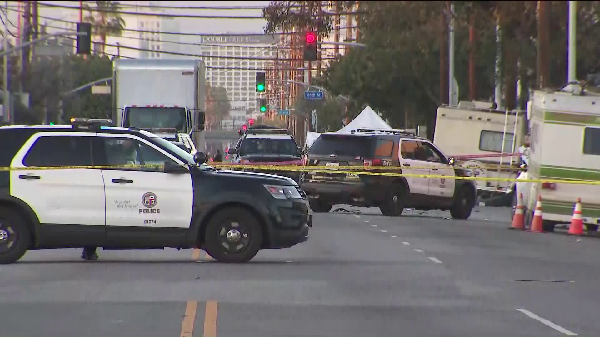 Officials investigate the scene of a shooting involving Los Angeles Police Department officers in Los Angeles' Historic South-Central neighborhood on April 22, 2020. (KTLA)