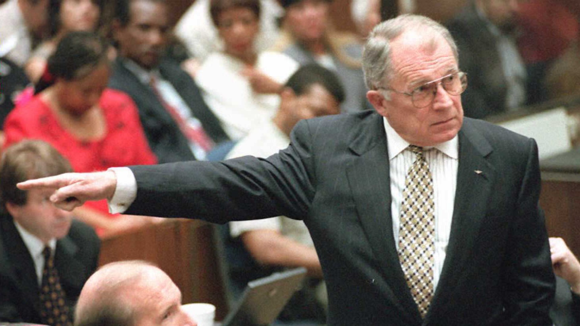 Defense lawyer F. Lee Bailey argues in court during the morning session on Sept. 1, 1995 in the O.J. Simpson double murder trial. (POO/AFP via Getty Images)