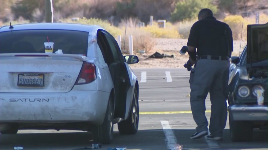 Palmdale shopping center parking lot where Ken and McKenna Evans were fatally stabbed on Oct. 27, 2022. (KTLA)