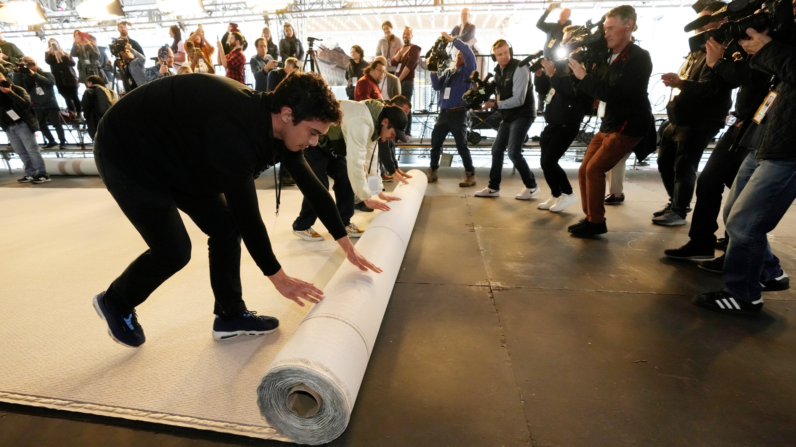 Oscars White Carpet Roll Out