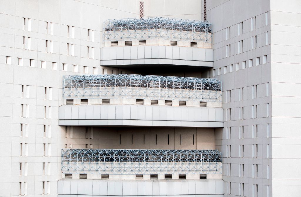Outside view of the Metropolitan Detention Center, amid the Covid 19 pandemic, May 12, 2020, in Los Angeles, California. (Valerie Macon/AFP via Getty Images)