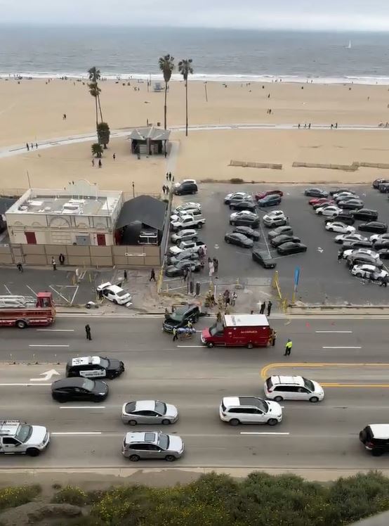 One person was killed and nine others were hospitalized after a crash in Santa Monica on April 29, 2023. (Citizen)