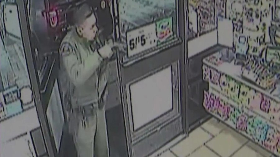 Deputy walks in on attempted robbery at 7-Eleven in Carson