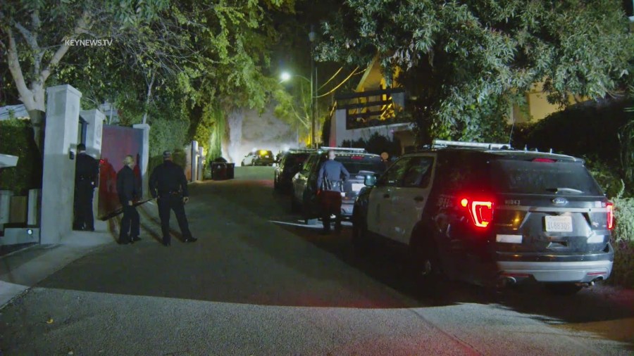 Resident reportedly called police while Hollywood Hills home was being burglarized