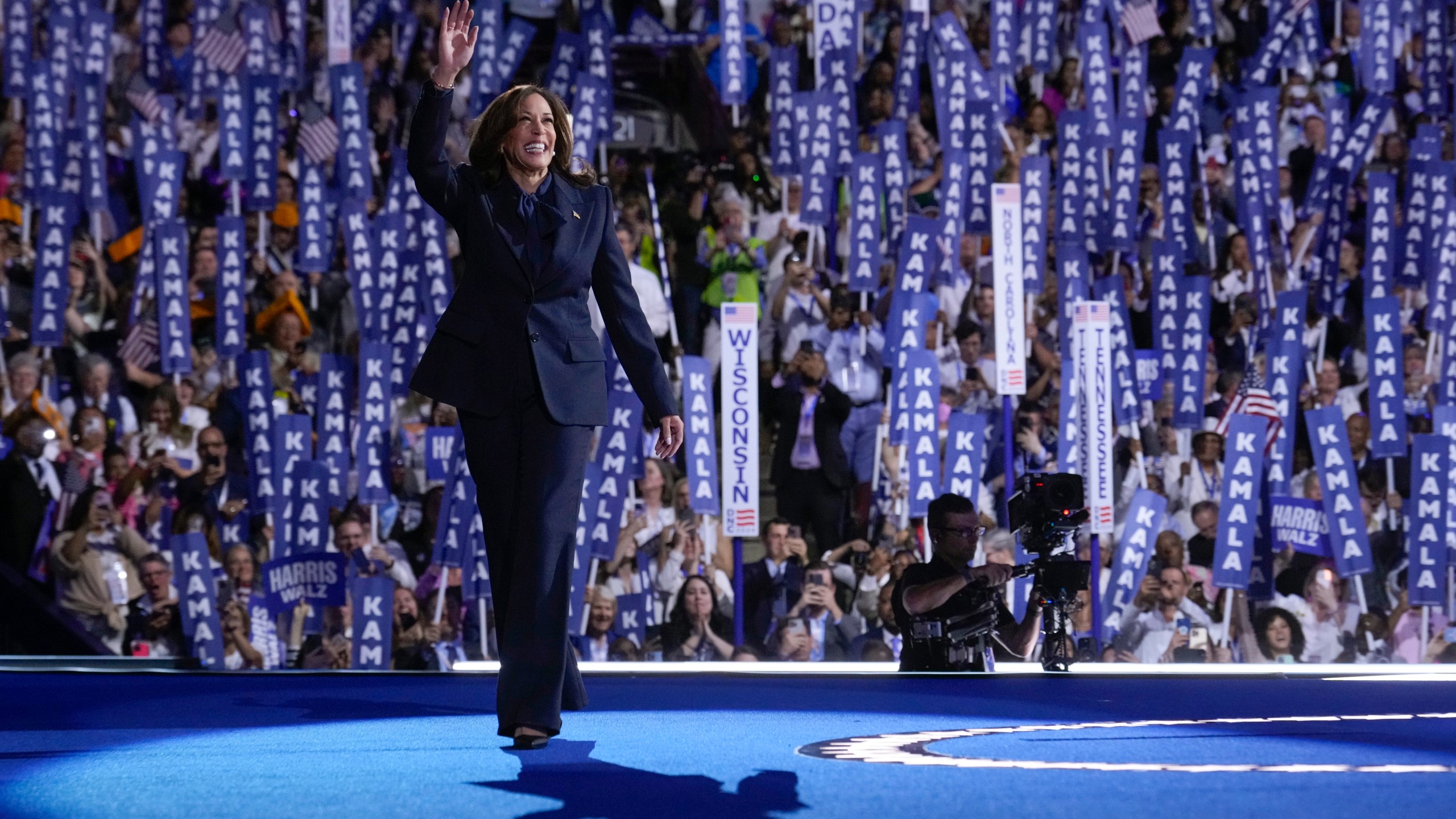 Democratic presidential nominee Vice President Kamala Harris arrives to speak on the final day of the Democratic National Convention, Thursday, Aug. 22, 2024, in Chicago. (AP Photo/Jacquelyn Martin)