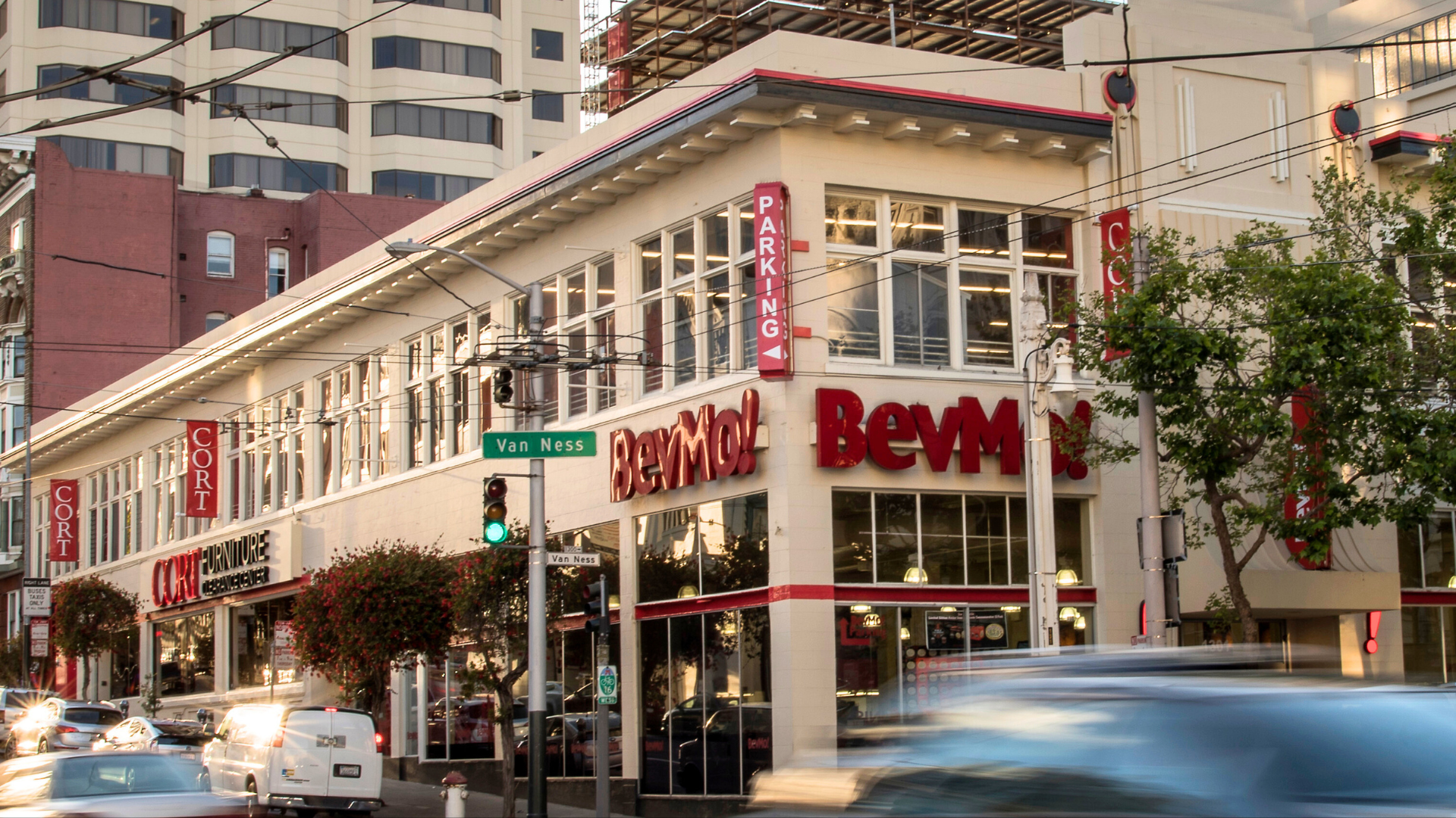 Vehicles drive past a BevMo! wine and liquor store California. (David Paul Morris/Bloomberg via Getty Images)