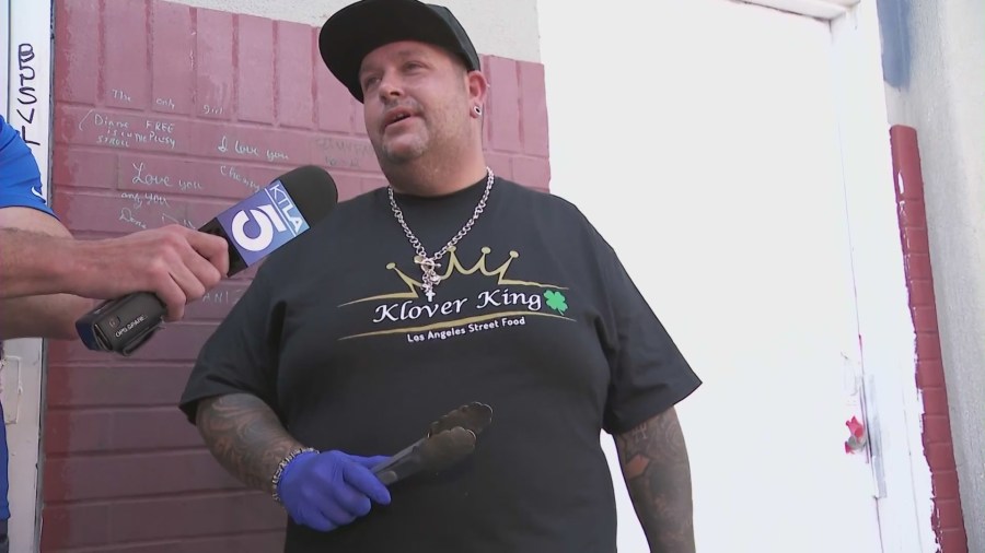 Street food vendor Chris Bailey speaks to KTLA about serving free meals to Skid Row residents. (KTLA)