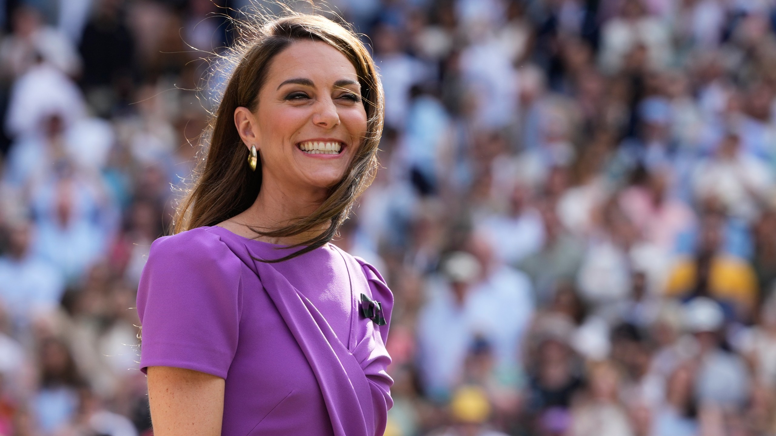FILE - Britain's Kate, Princess of Wales waits to present the trophy to Carlos Alcaraz of Spain after he defeated Novak Djokovic of Serbia in the men's singles final at the Wimbledon tennis championships in London, July 14, 2024. (AP Photo/Kirsty Wigglesworth, File)