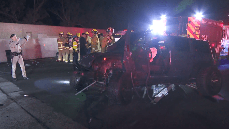 101 Freeway crash Woodland Hills