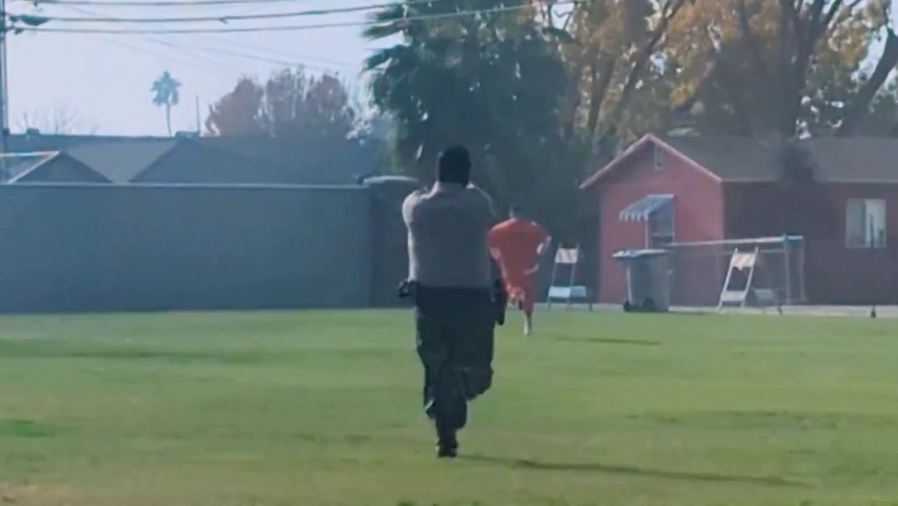 Video obtained by KGET shows a prison guard chasing after escaped murderer Cesar Hernandez on Dec. 2, 2024 in Delano.