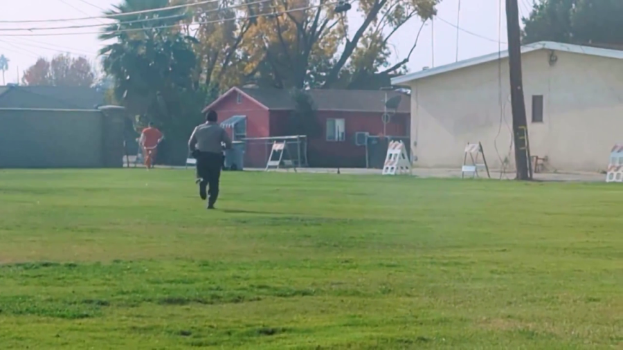 Video obtained by KGET shows a prison guard chasing after escaped murderer Cesar Hernandez on Dec. 2, 2024 in Delano.