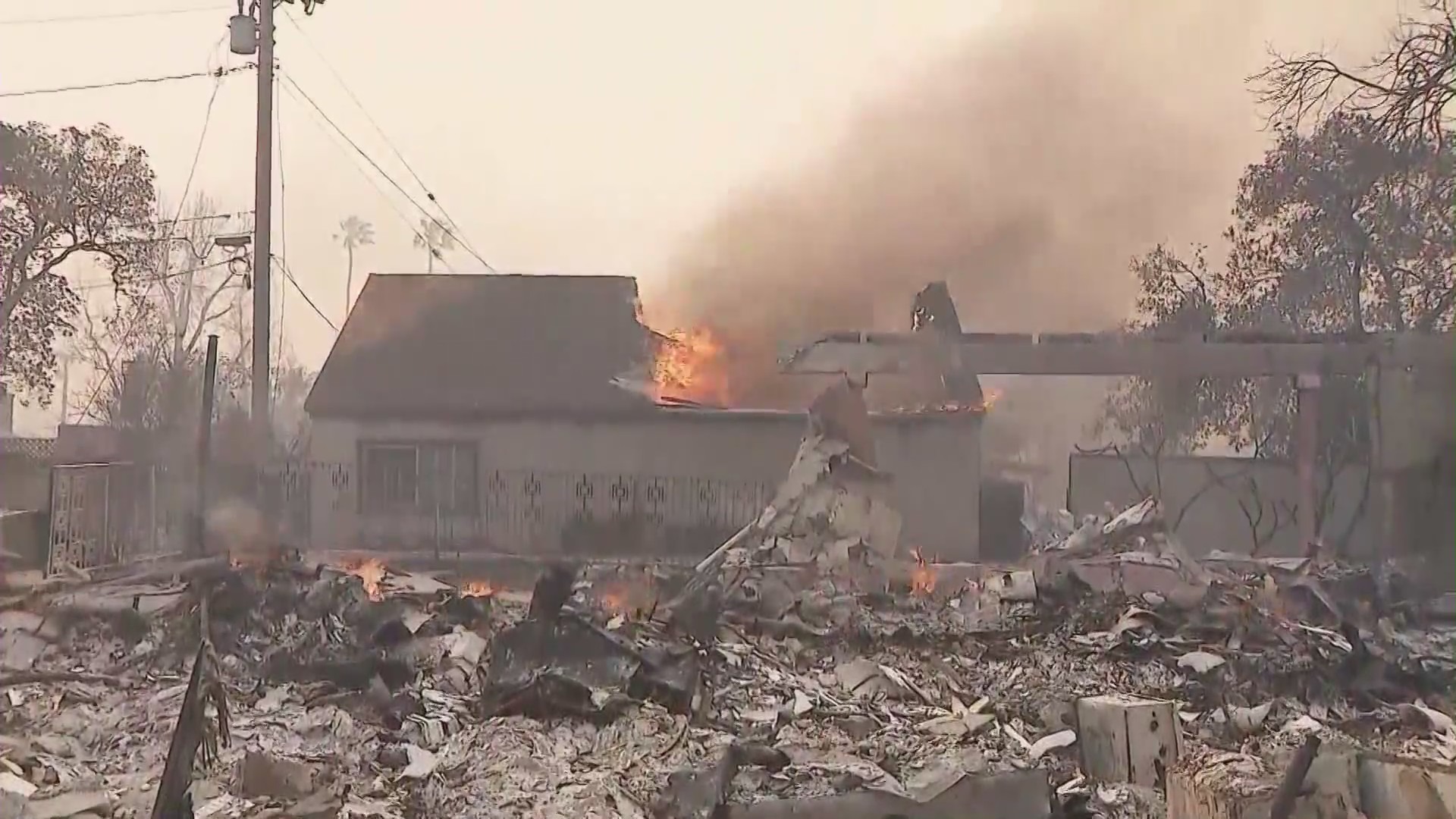 Nearby Altadena homes that burned in the Eaton Fire. (KTLA)
