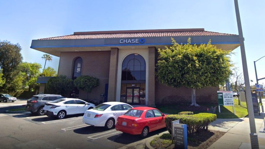 Chase Bank located at 801 Pacific Coast Highway in Seal Beach, California. (Google Maps)