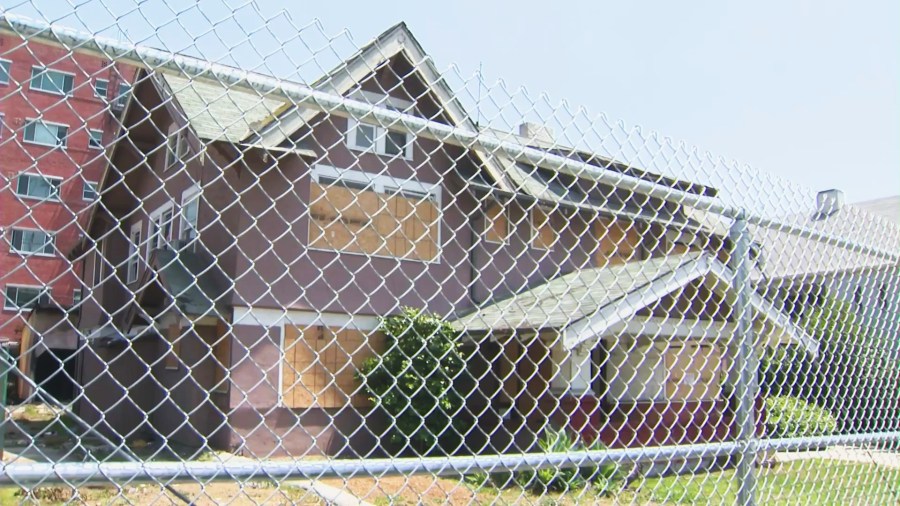 One of two vacant buildings on Wilton Place in Hollywood that neighbors said have attracted a constant stream of homeless people and dangerous criminal activity. (KTLA)