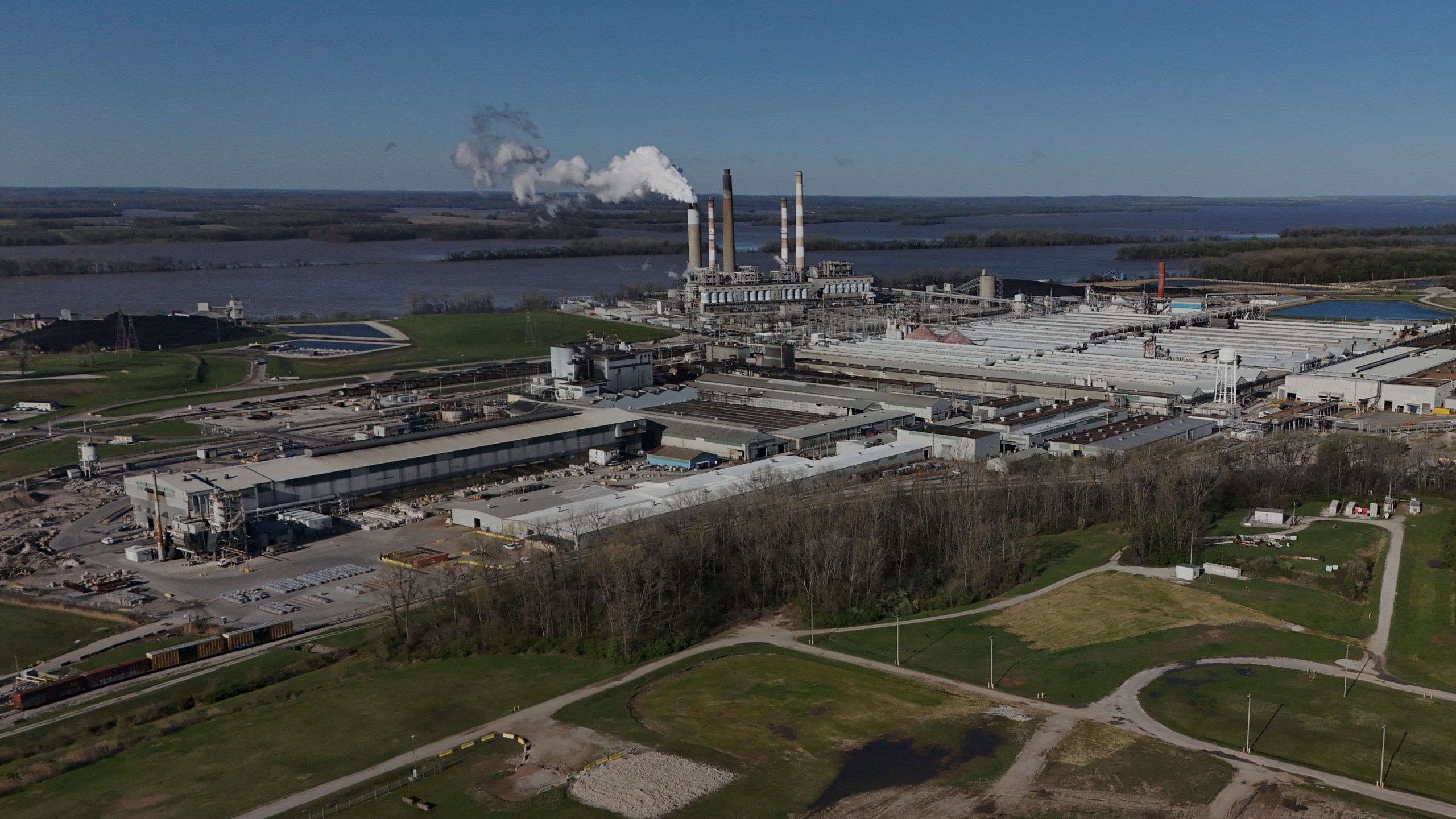 The Warrick Power Plant operates Tuesday, April 8, 2025, in Newburgh, Ind. (AP Photo/Joshua A. Bickel)