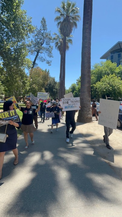 Hydrogen car protesters