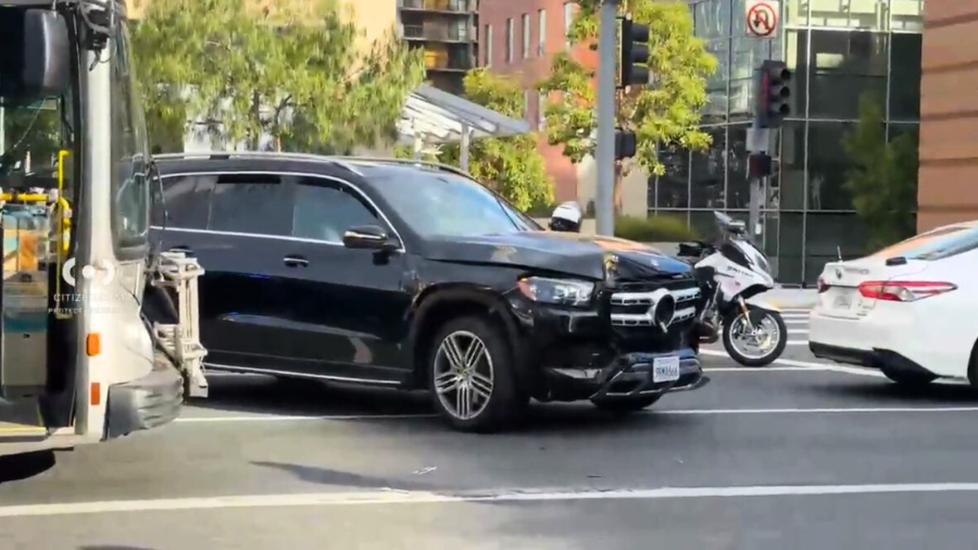 Three people were injured after a multi-vehicle crash involving two Metro buses and an SUV in downtown Los Angeles on Aug. 20, 2025. (Citizen)