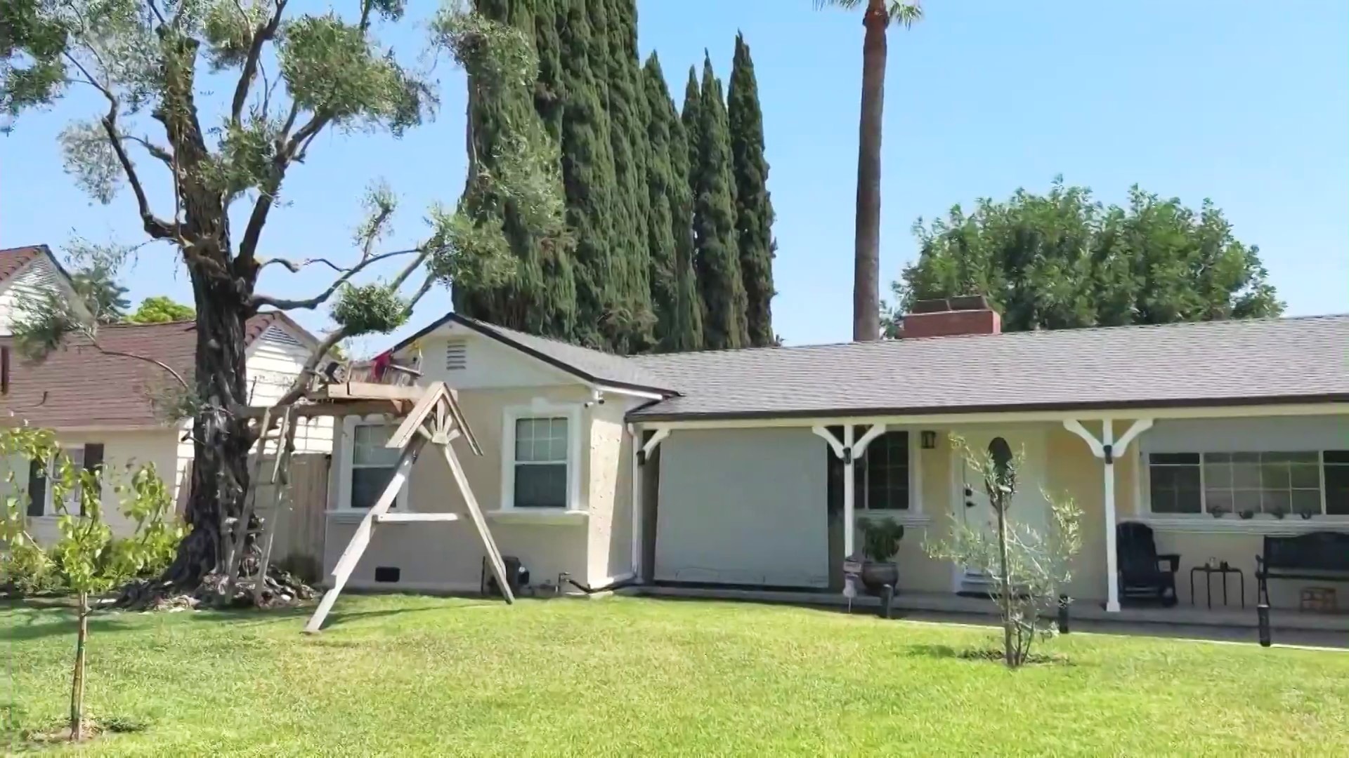 Residents in a Van Nuys neighborhood say they’re beyond frustrated as a man continues blasting his home alarms and a set of train horns from his house every day in an effort to get the attention of LAPD's Van Nuys Division. (KTLA)