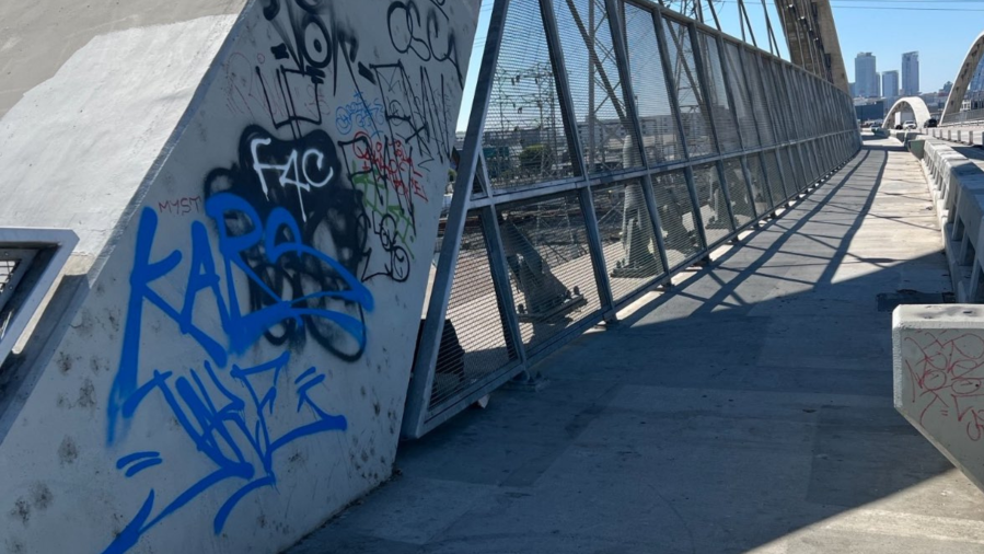 6th Street Bridge graffiti