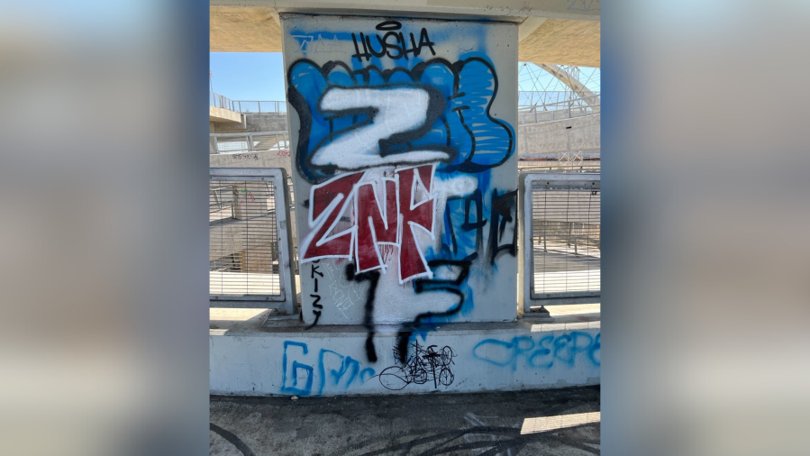 6th Street Bridge graffiti