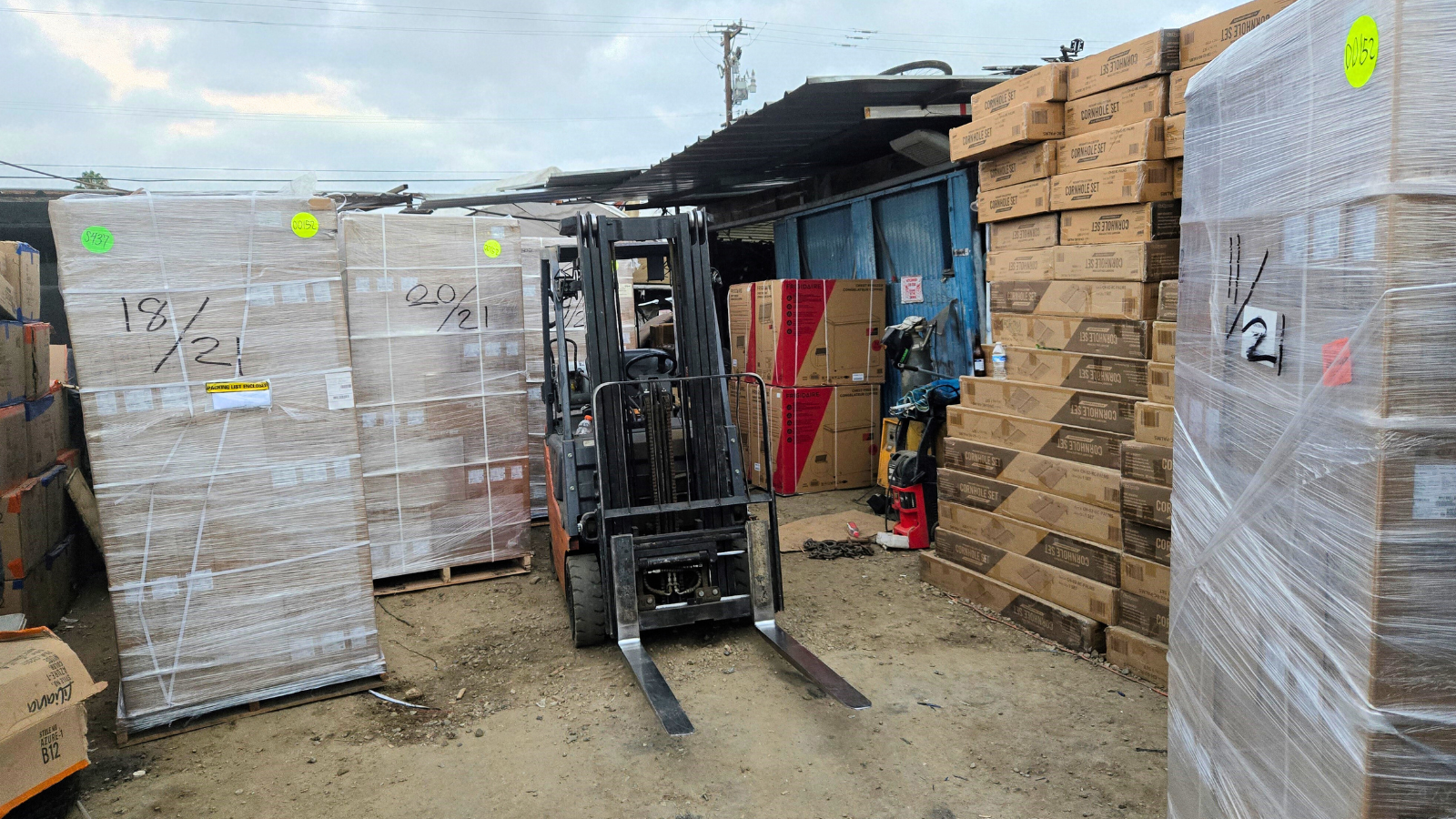 Eight suspects were arrested after authorities discovered $1.4 million worth of stolen merchandise in Los Angeles on Sept. 10, 2025. (Los Angeles County Sheriff's Department)