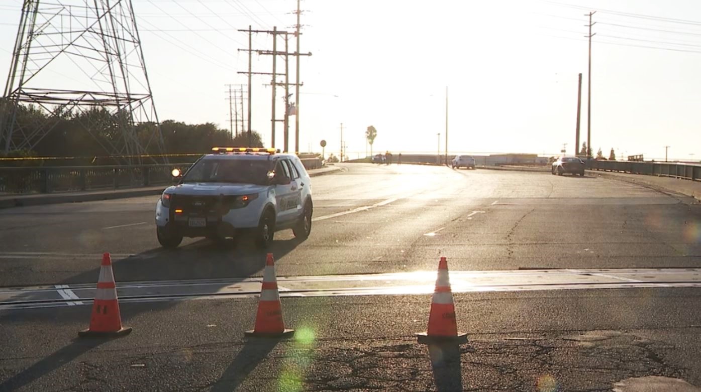 Authorities are searching for a suspect after a man was found shot to death in Commerce on Sept. 11, 2025. (KTLA)