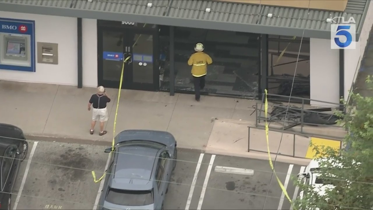 Northridge car into bank