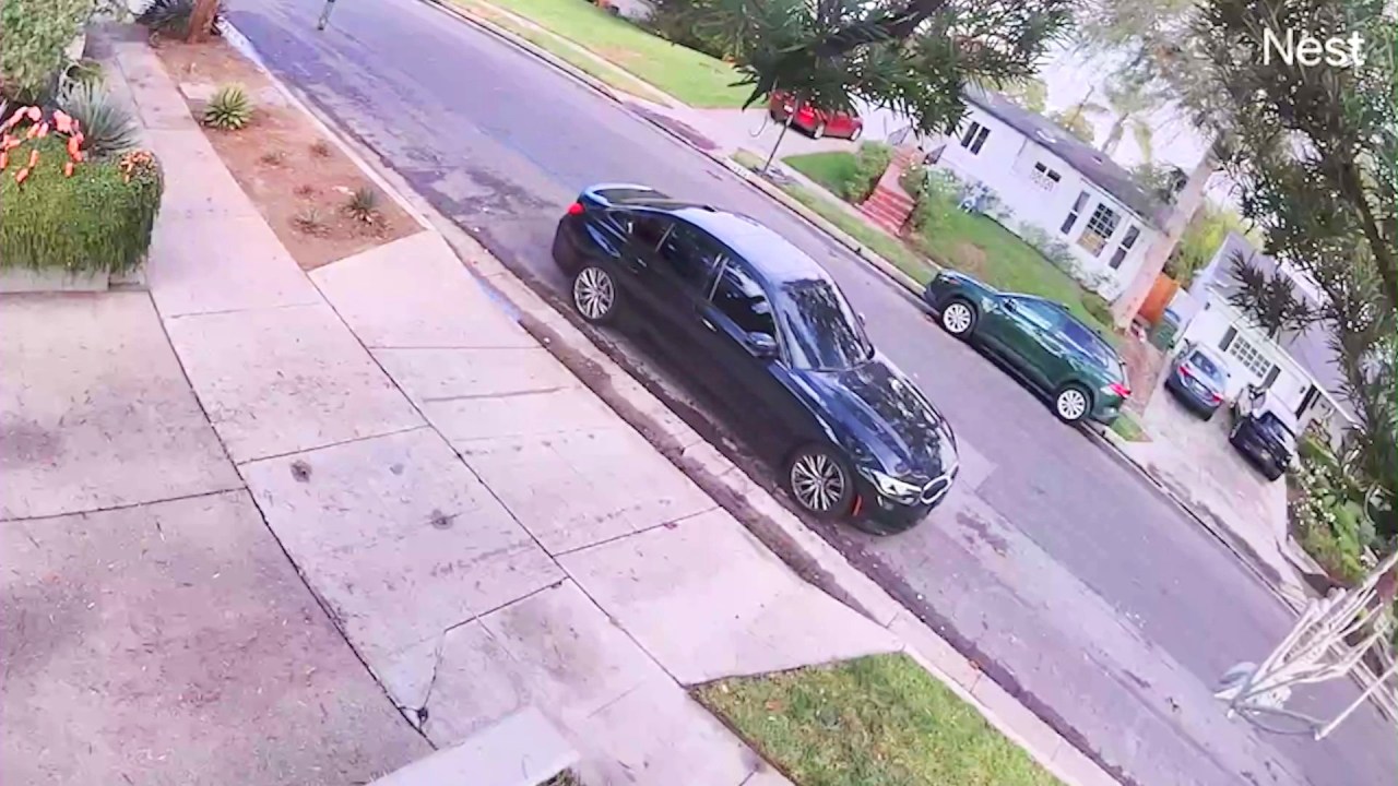 The suspects pulled up in a dark-colored, four-door BMW sedan with tinted windows and no license plates on Oct. 14, 2025. (Lea Young)