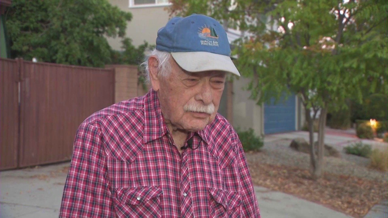 Norman Feigenbaum speaks to KTLA on Oct. 10, 2025, as he and local community members continue the search for his missing dog, Sunny. (KTLA)